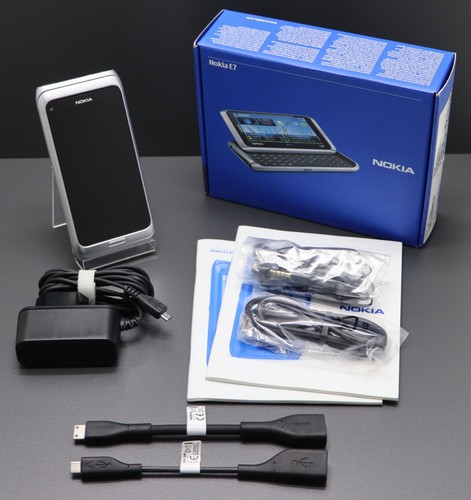 Nokia silver white - e7-00, /