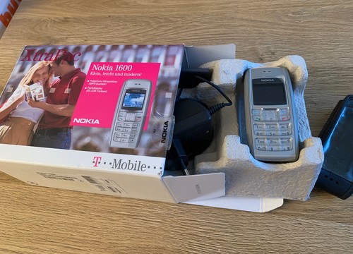 Nokia 1600 silber sehr gut - 1600,